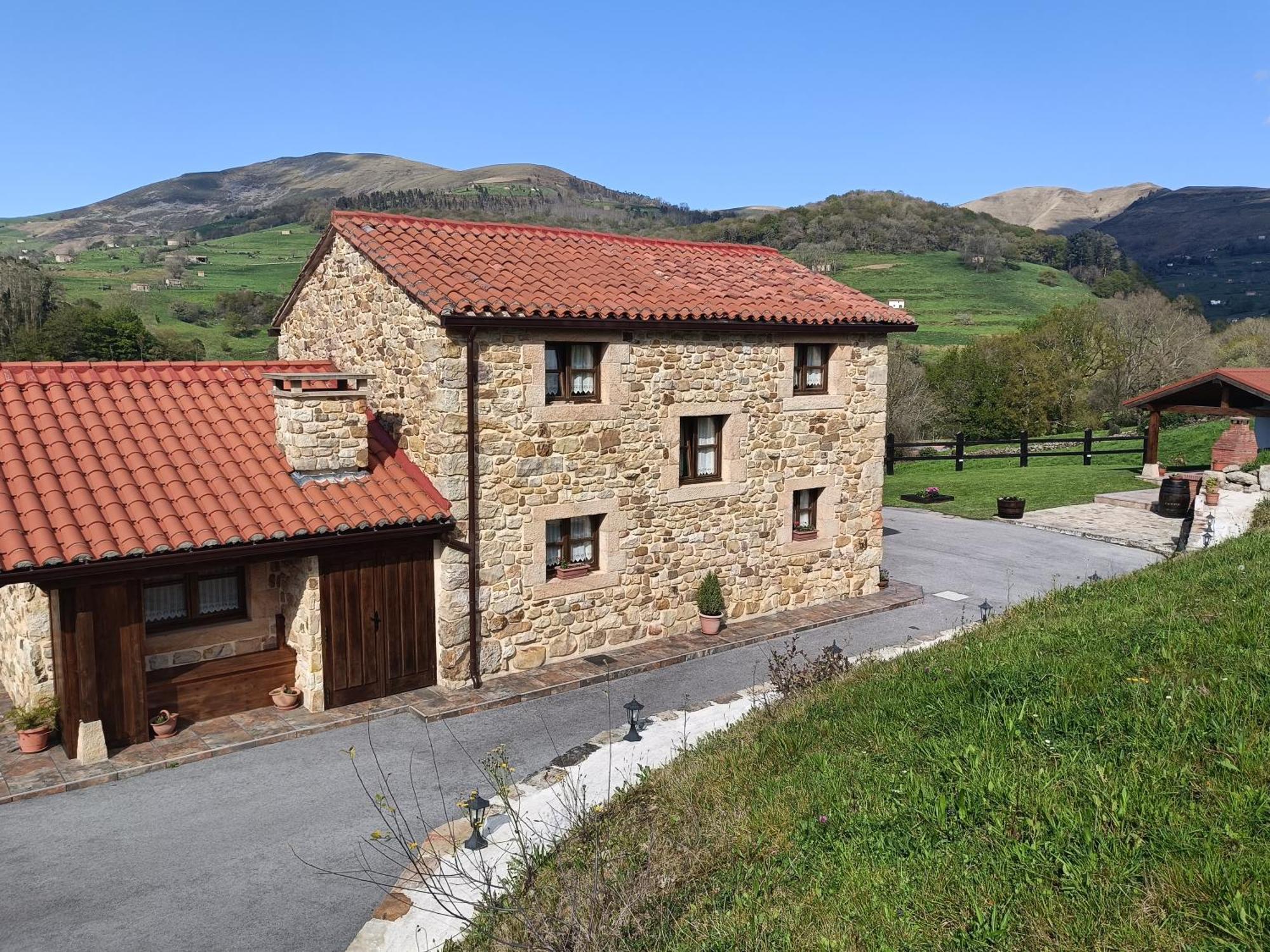 Casa Rural Los Riveros De Jeromo Selaya Bagian luar foto